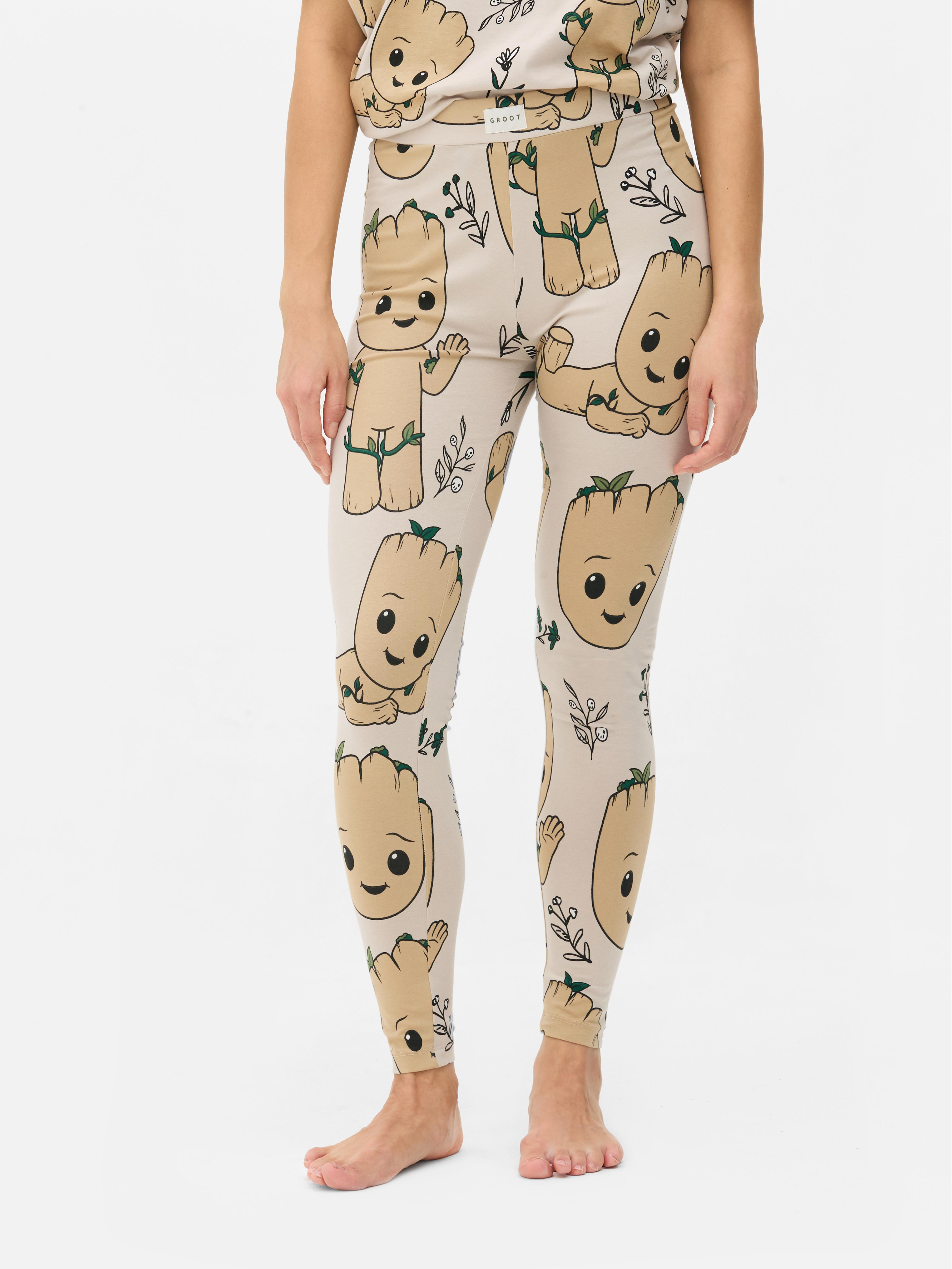 Pantaloni de pijama MARVEL Gardienii Galaxiei Groot Acești pantaloni de pijama din jerseu Groot cu talie elastică sunt o achiziție înfloritoare