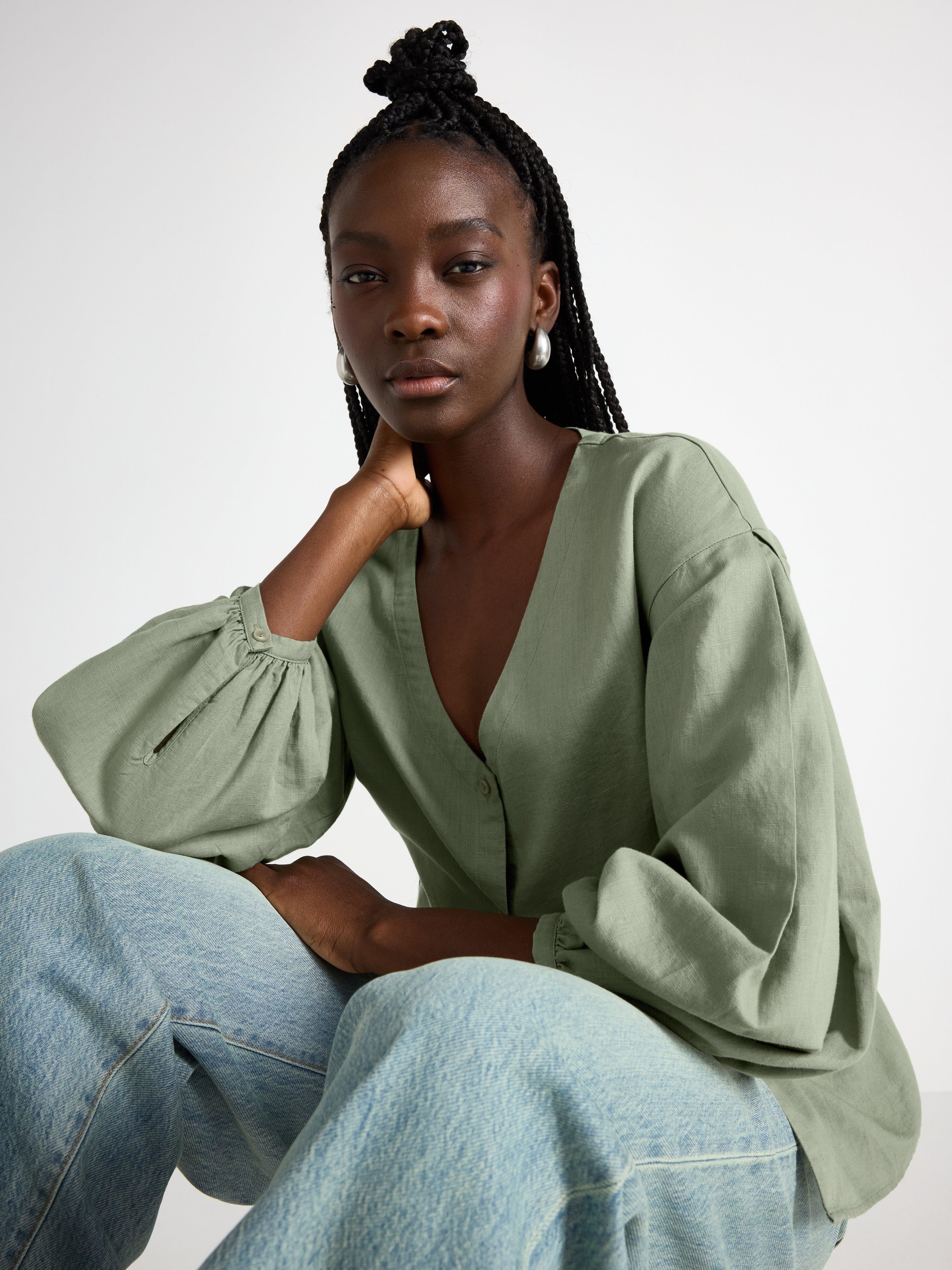 Blus i linneblandning Dusty Green