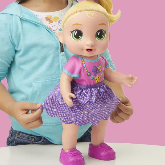 Baby Alive Baby Grows Up LaLa GooGoo, interactieve poppenset met meer dan 75 geluiden en zinnetjes, geschikt voor kinderen vanaf 3 jaar.