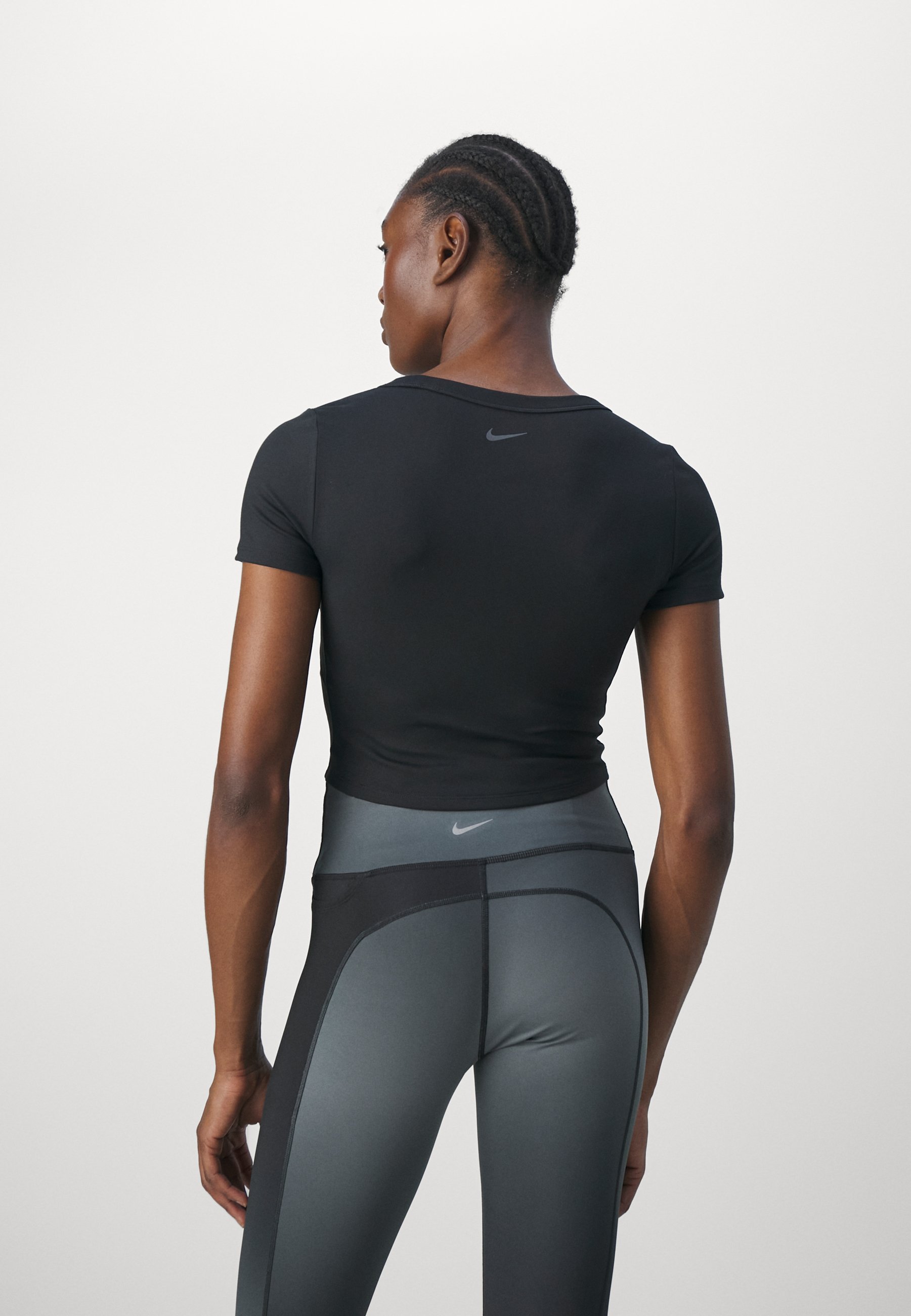 Nike Performance ONE FITTED TOP - Sport T-shirt - zwart