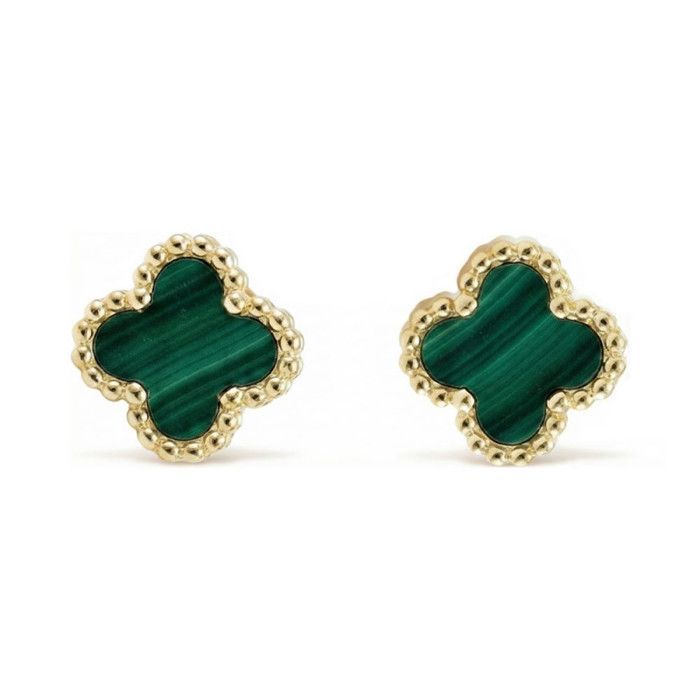 Pendientes de oro amarillo y malaquita con diseño de trébol de cuatro hojas.