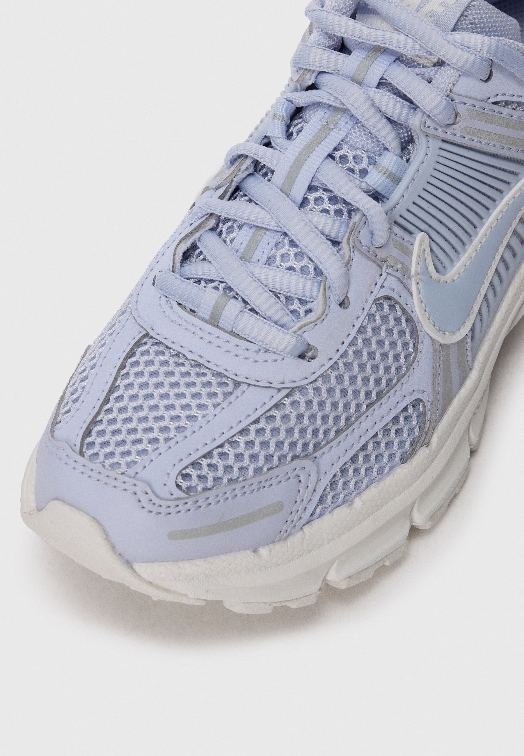 Nike Sportswear VOMERO 5 UNISEX - Scarpe da ginnastica - bianco fantasma/summit/platino