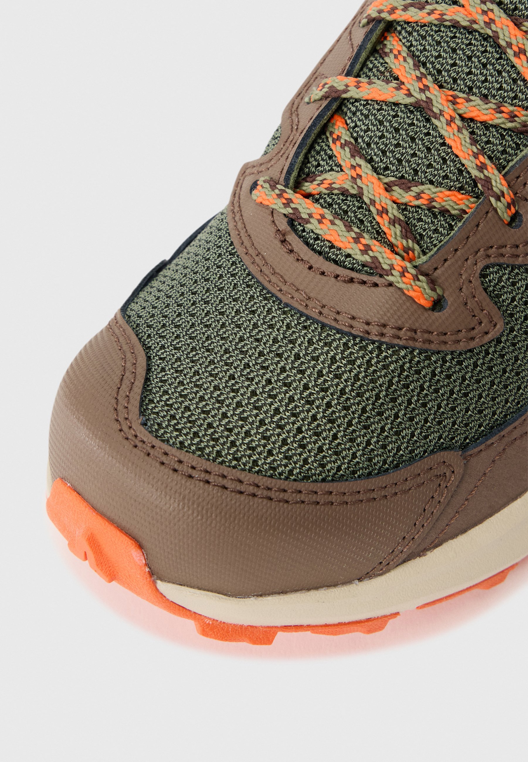 The North Face FASTPACK WP UNISEX - Trekingové topánky - black/white