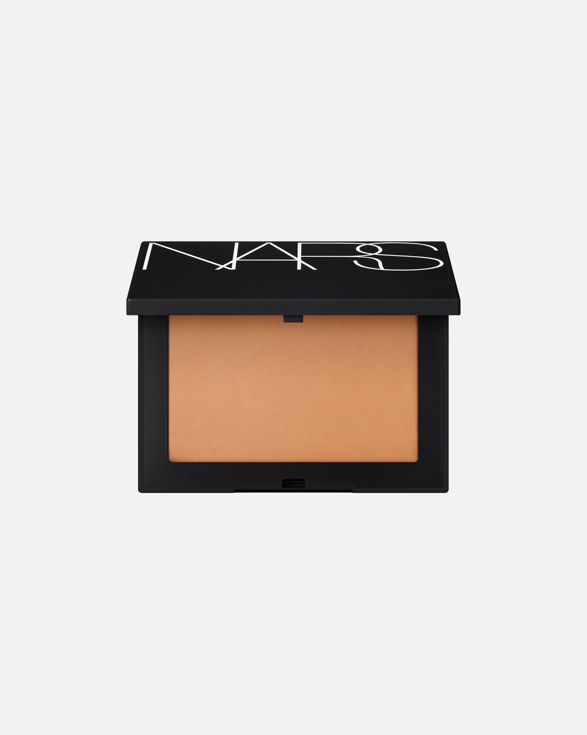 NARS šviesą atspindinti presuota fiksuojanti pudra „Powder“ – 10 g