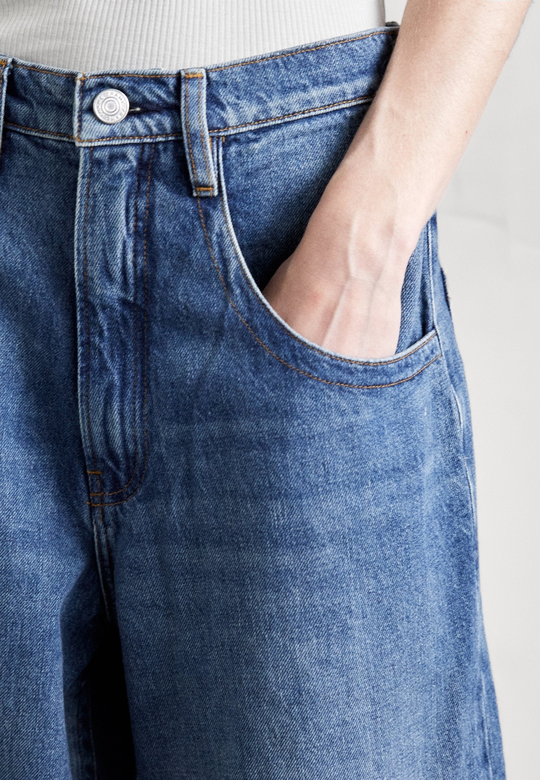 FRAME Széles szárú - sötétkék farmer