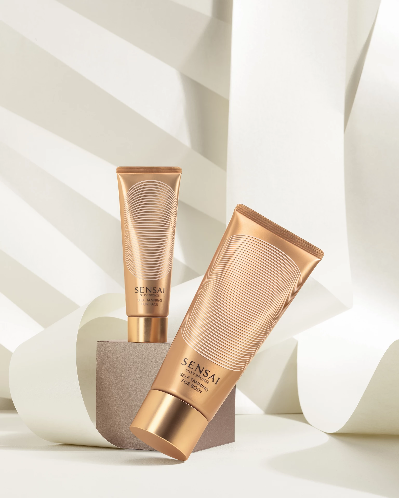 Autobronzant Silky Bronze pentru față 50 ml - SENSAI