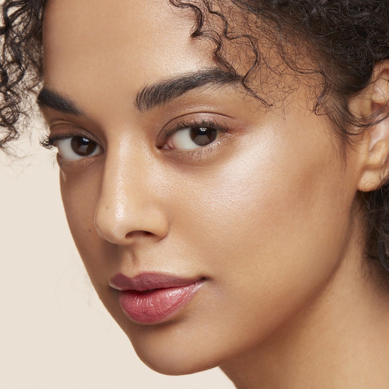 Clé de Peau Beauté highlighter The Illuminating Facial Enhancer – 10g