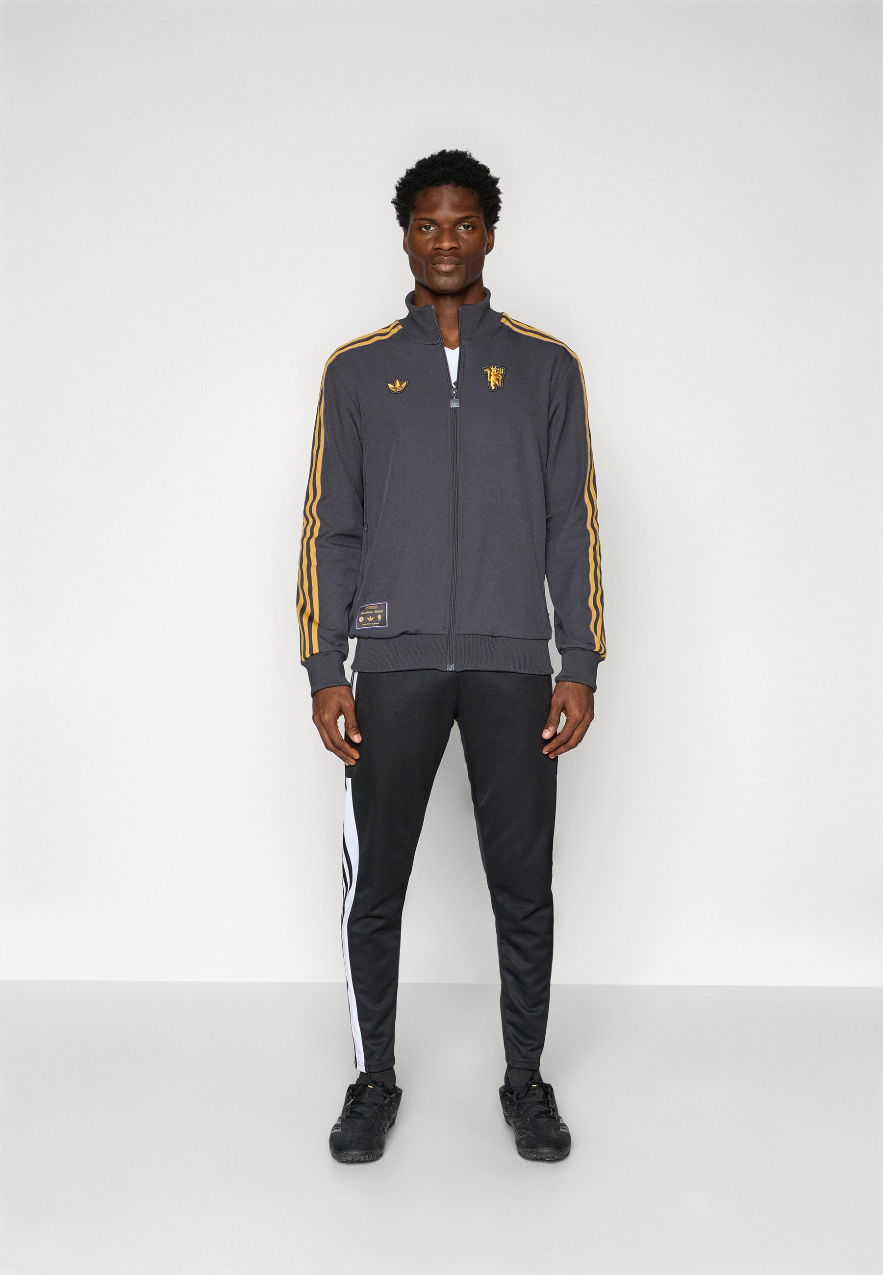 adidas Originals MANCHESTER UNITED ICON TRACK TOP - Sweatshirt met rits - utility zwart