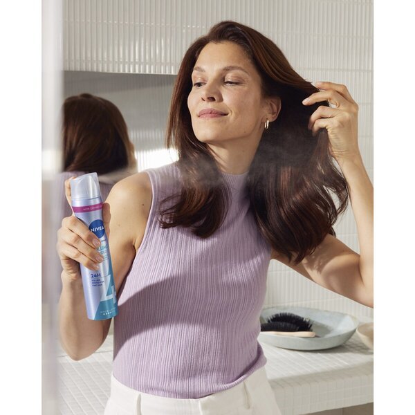 NIVEA Hold 4 Volume Care sprej za oblikovanje las<br>250 ml