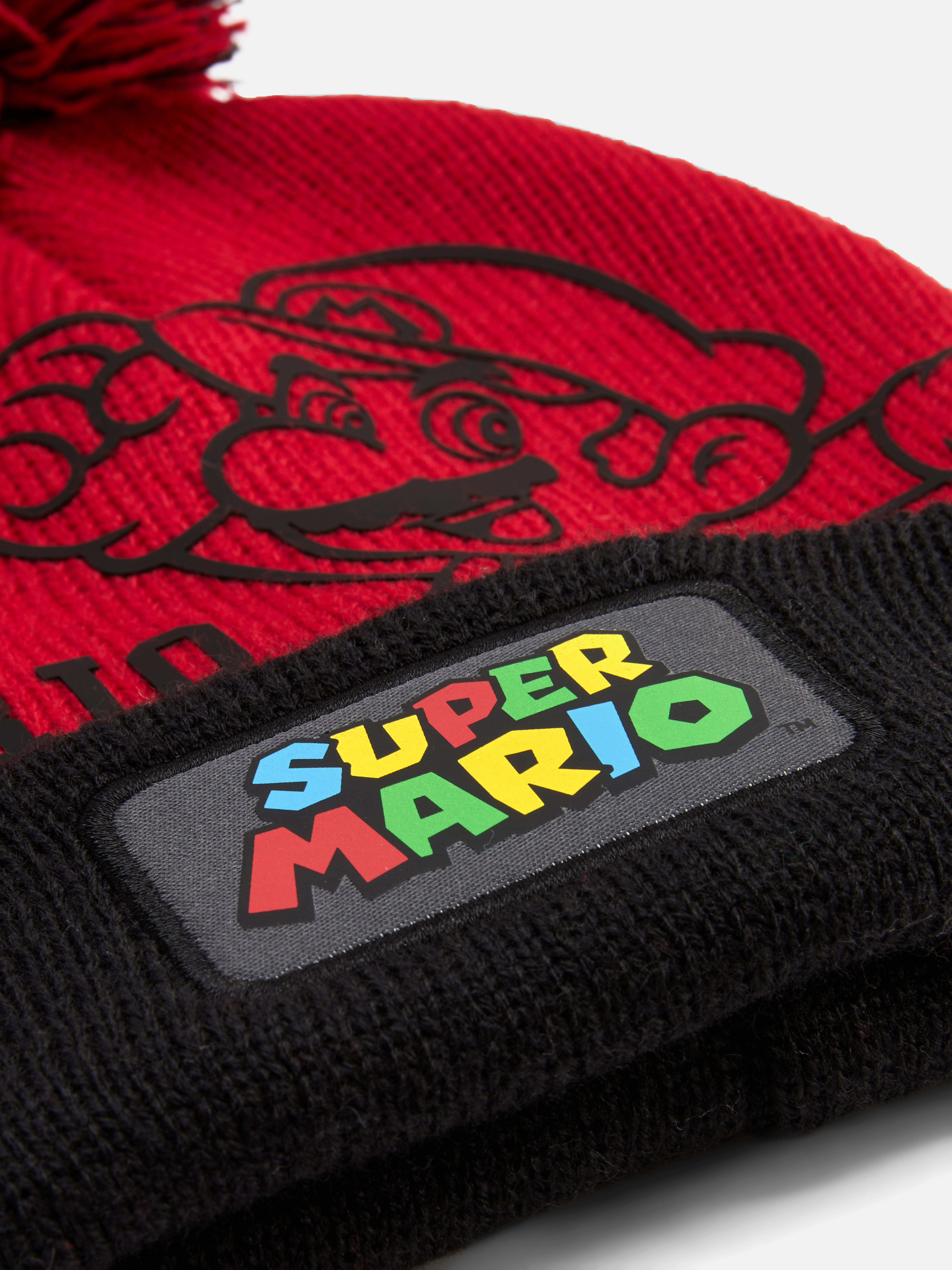 Căciulă Super Mario O căciulă cu o imagine și un logo Mario
