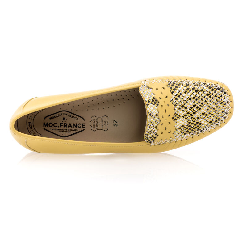 Zapatos cómodos para mujer, color amarillo.