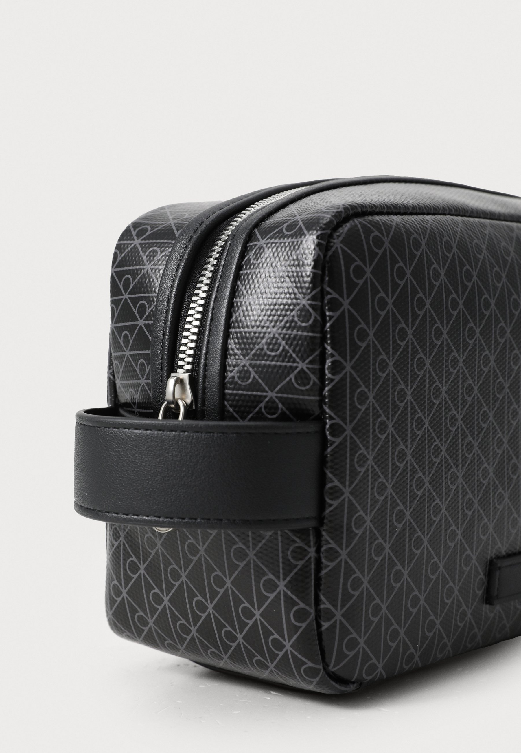Calvin Klein EMBLEM - Kosmetická taška - black
