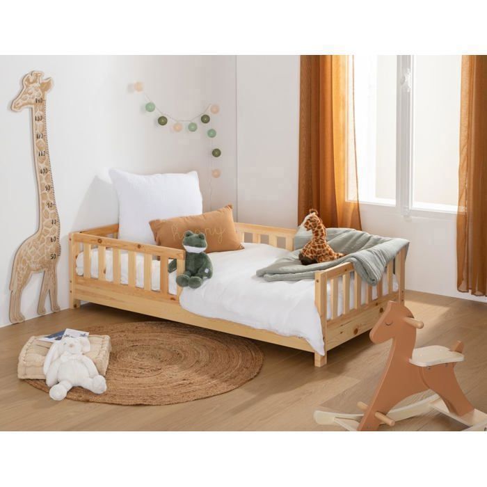 Cama Montessori WEB2O de 90x190 cm en madera natural con barandillas marrones.