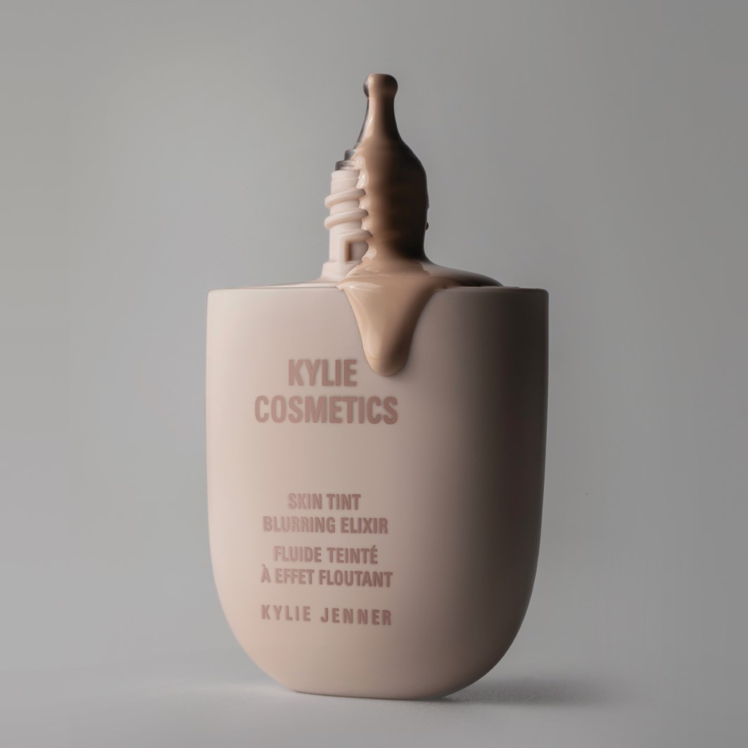 KYLIE COSMETICS Skin Tint Blurring Elixir