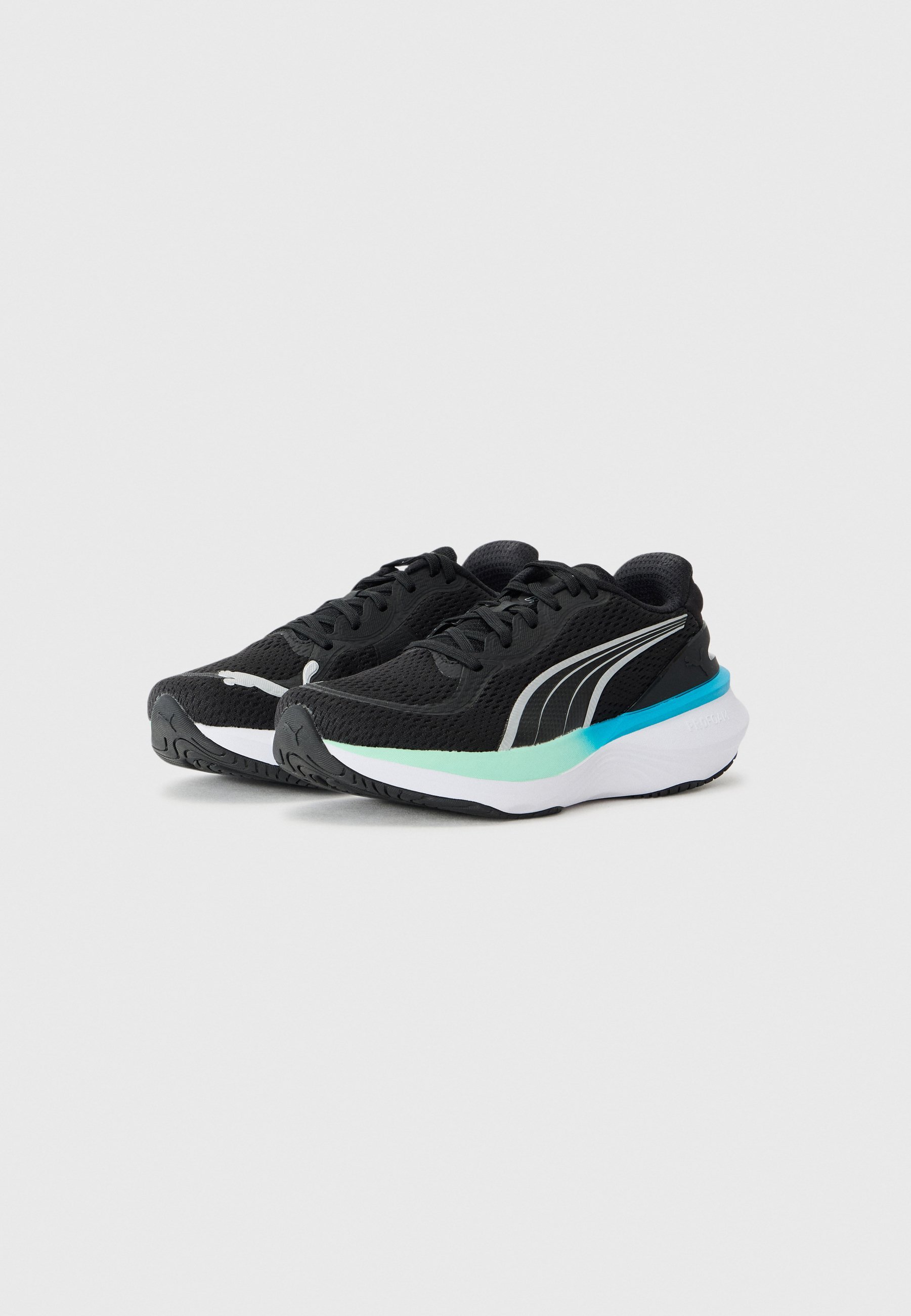 Puma SCEND PRO 2 - Treeningjalatsid - must/mündiroheline/kiirussinine