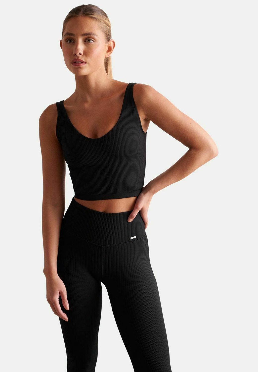 aim'n® RIBBED SEAMLESS BRALETTE - Sportbeha met lichte ondersteuning - zwart