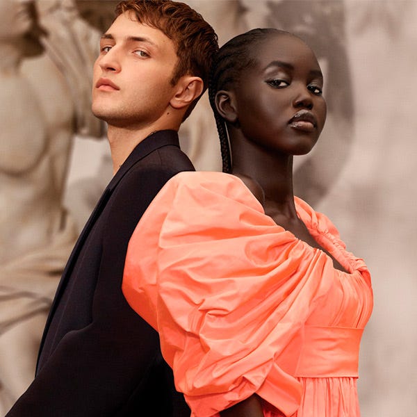 Valentino Uomo Narozen V Římě Coral