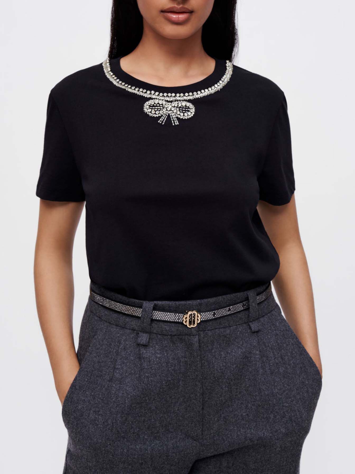 Tricou cu guler cu strasuri - Negru