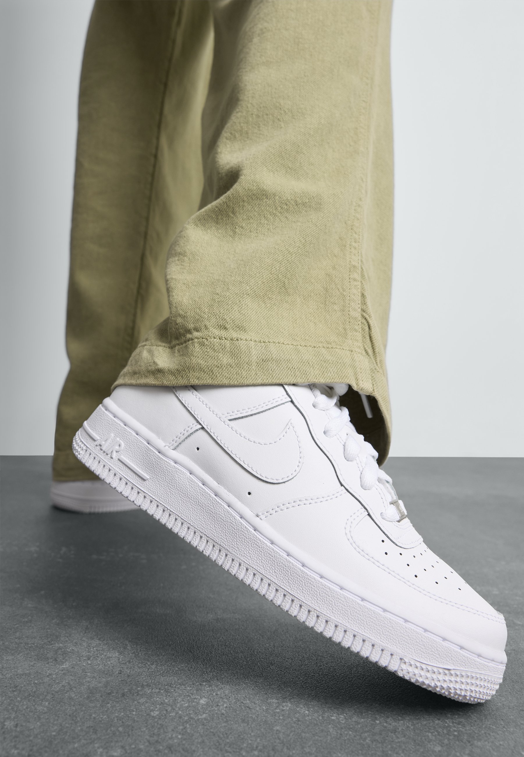 Nike Sportswear AIR FORCE 1 LE - Sneakers - wit