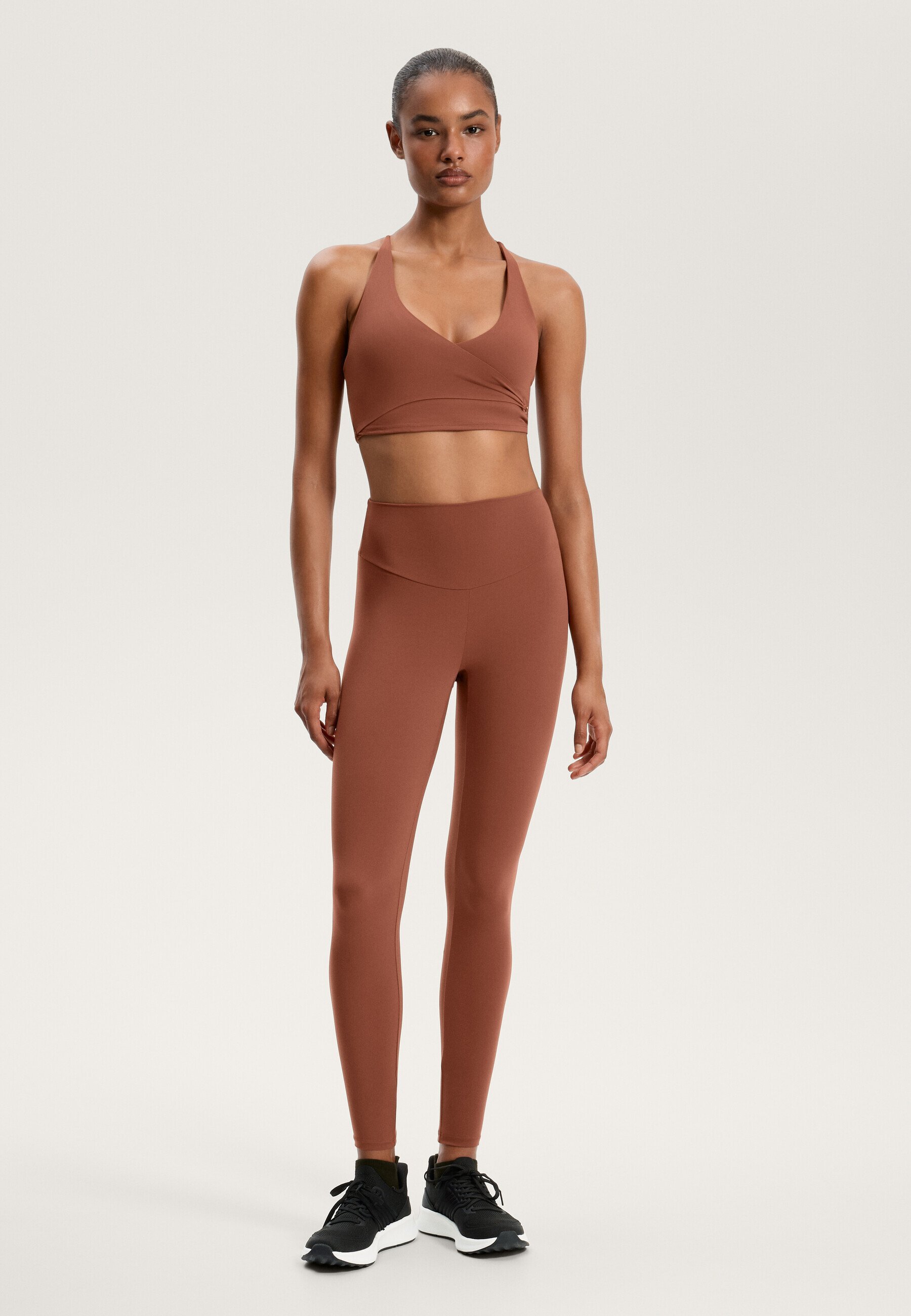 OYSHO COMFORTLUX CROSSOVER - Sportbeha met lichte ondersteuning - donkerrood