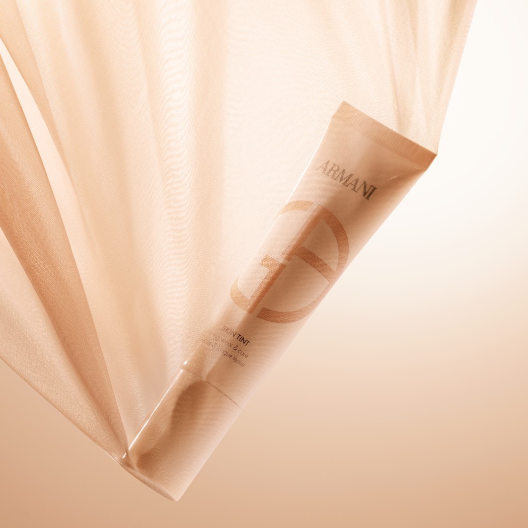 Armani Foundation blistava svilenkasta nijansa za kožu - 30 ml