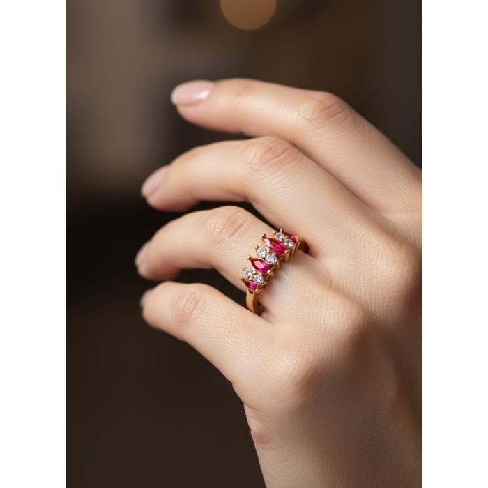 Anello da donna placcato oro 18 carati con zirconi cubici rosa e bianchi, design femminile, elegante gioiello da regalare.