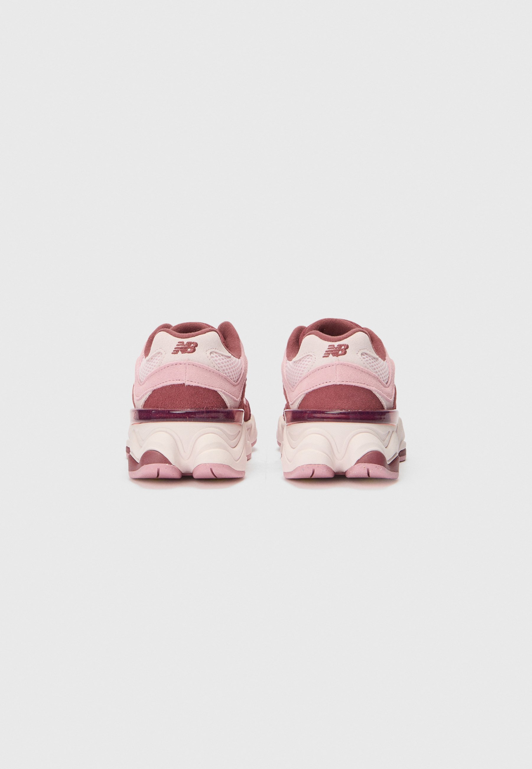 New Balance 9060 - Sneakers - roze graniet