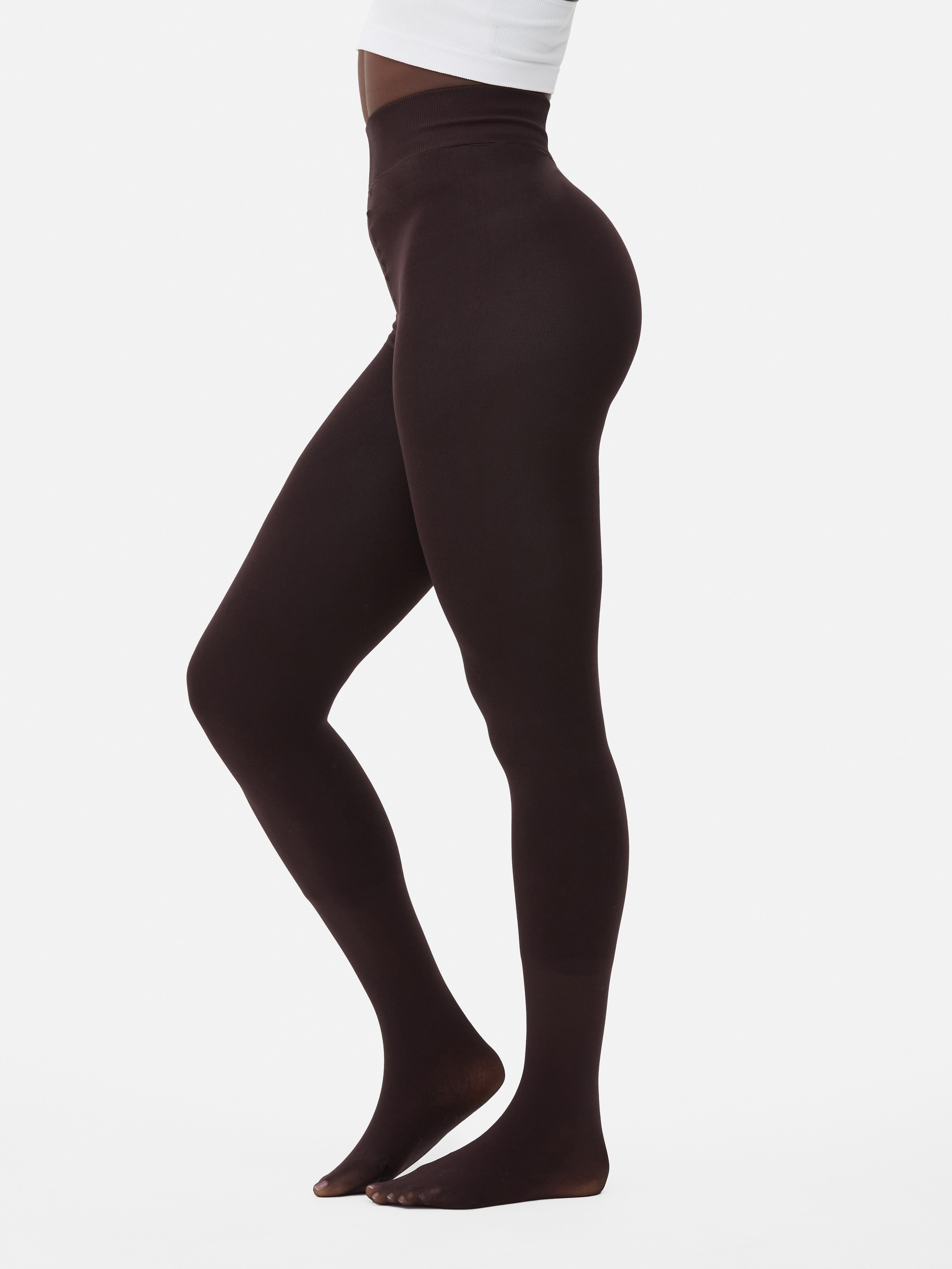 Samtplüschstrumpfhose. Diese Winterstrumpfhose hat ein samtplüschiges Futter für zusätzliche Wärme.