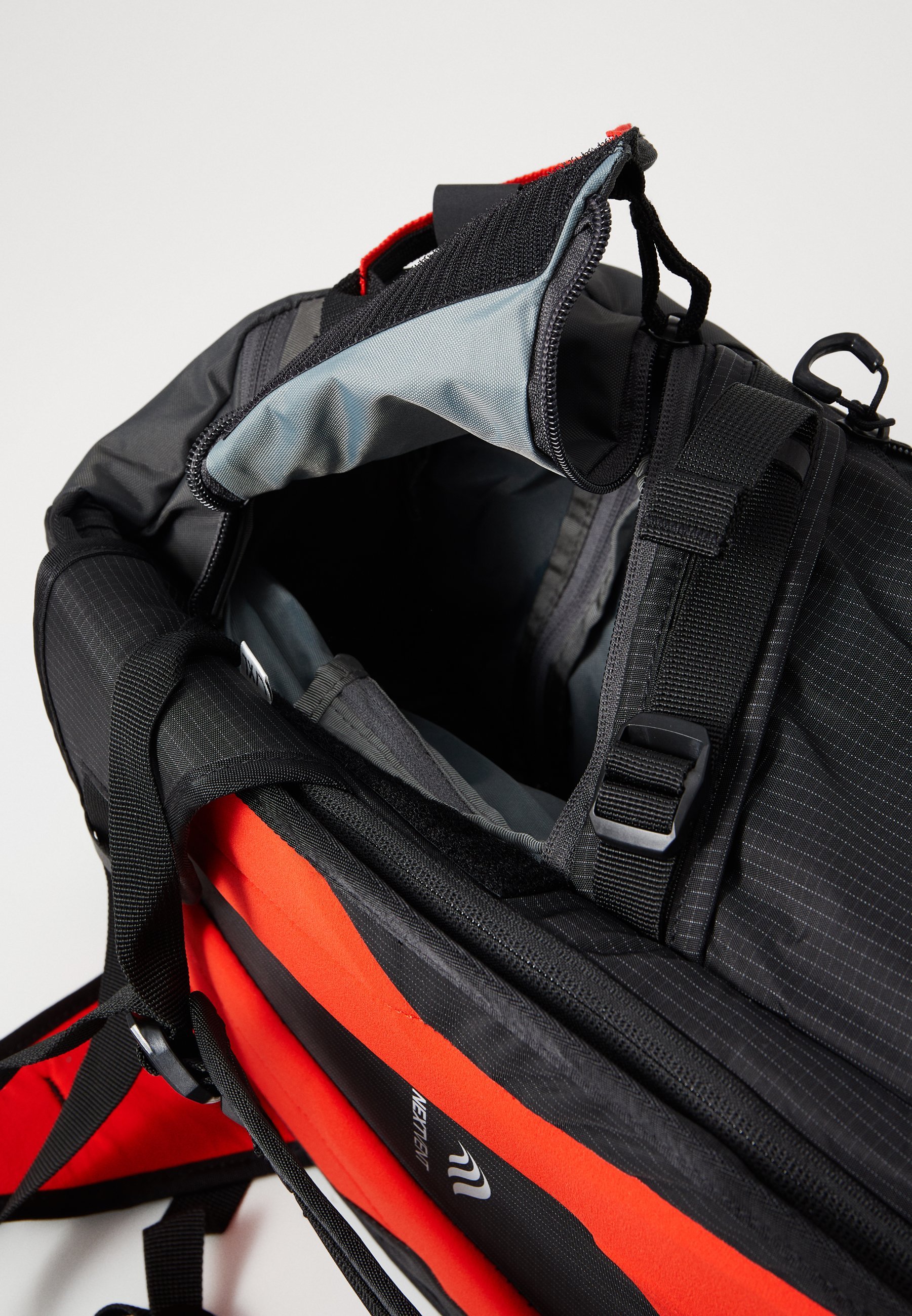The North Face RAPIDUS ALPIN 34 UNISEX seljakott - asfalthall/must