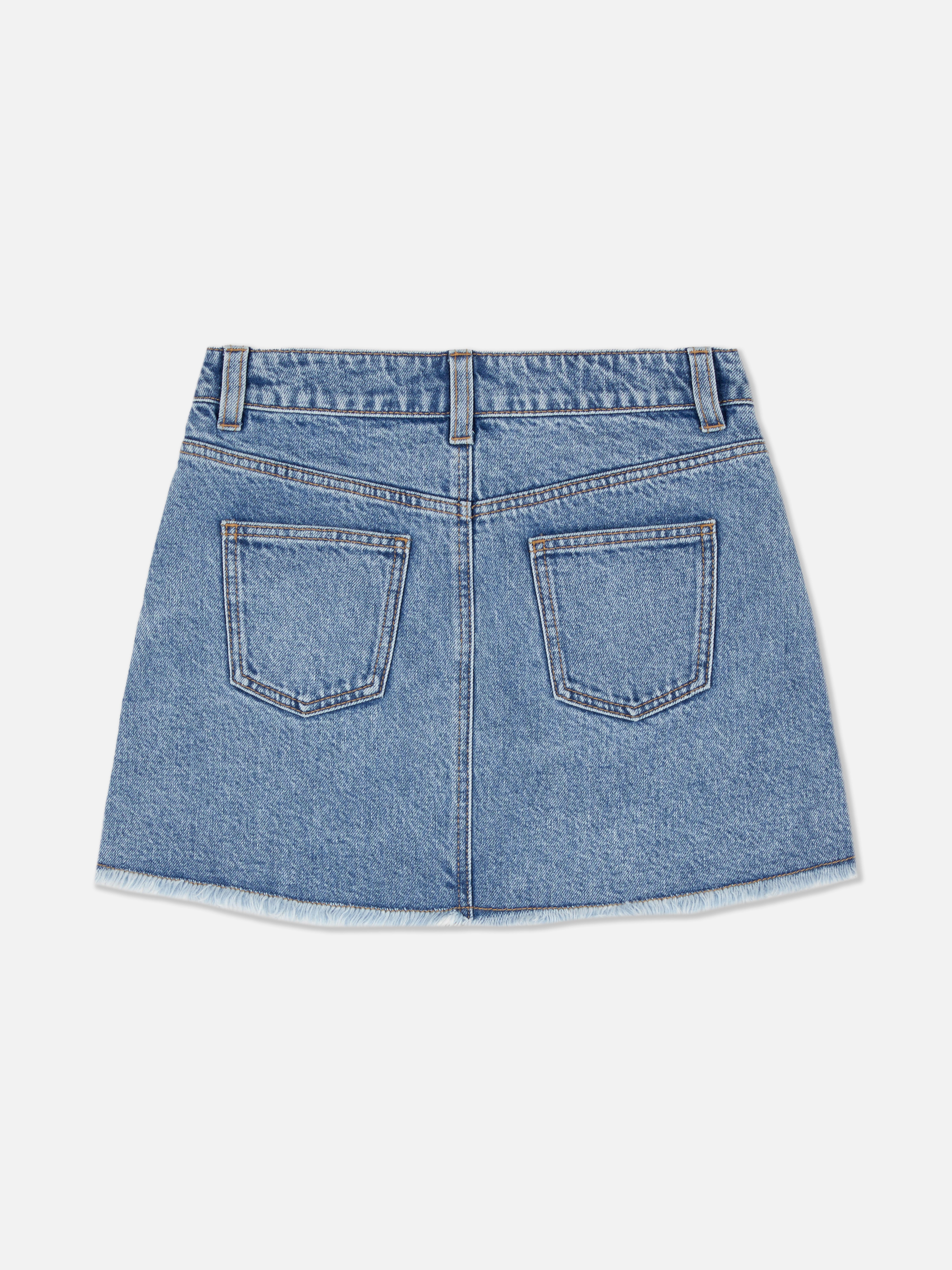 Fustă din denim plisată O fustă din denim cu detalii plisate, buzunare și un tiv dezbrăcat