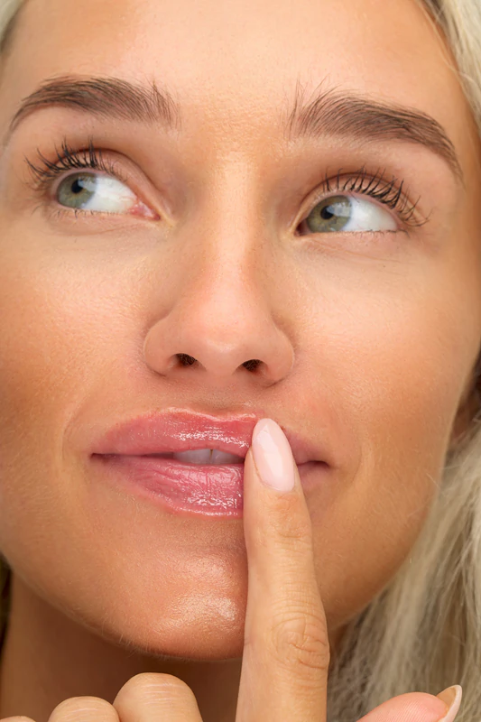 Máscara labial hidratante Killer Lips Silk Kiss com sabor de frutas vermelhas.
