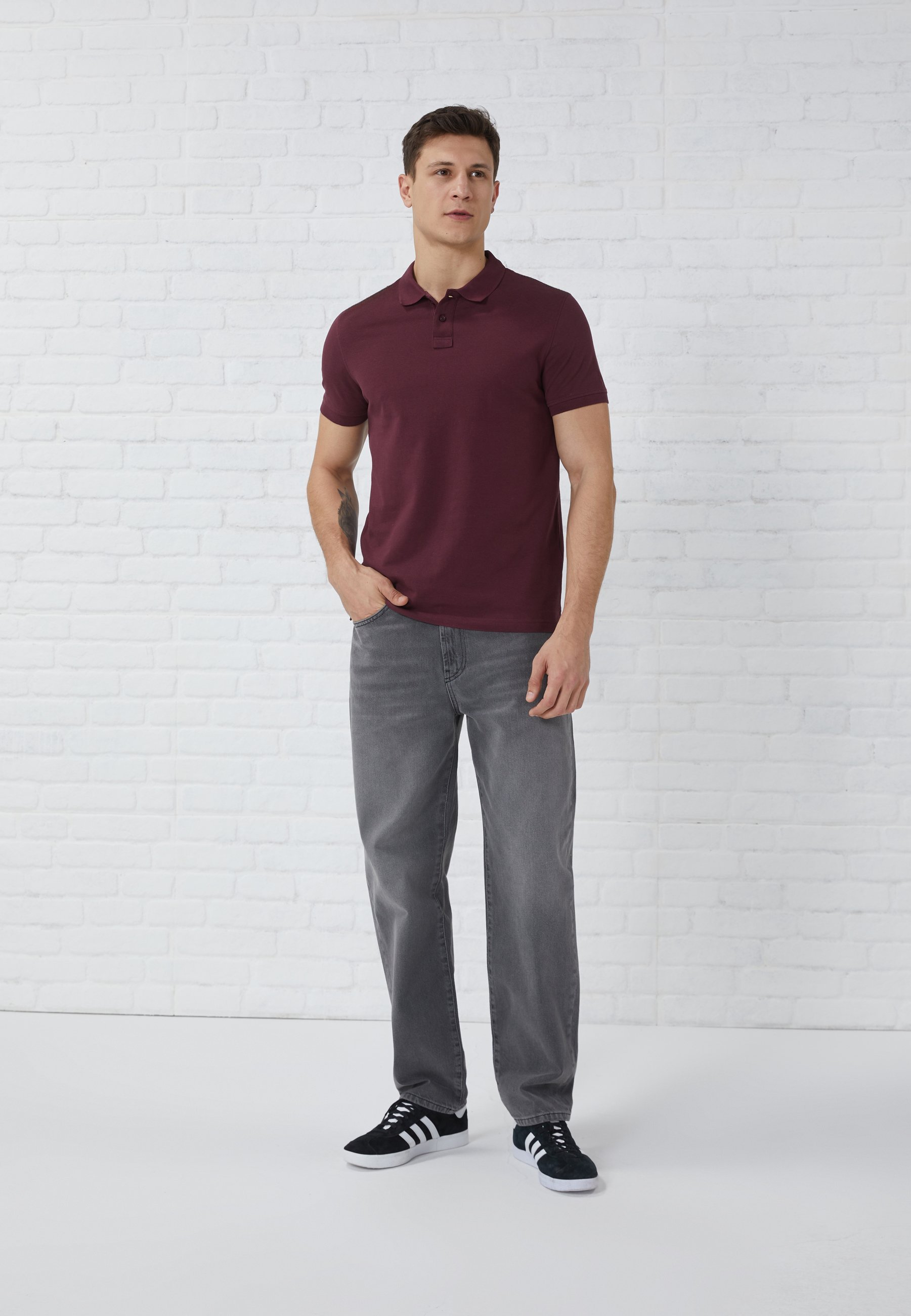 Pier One 5er-Pack Slim-Poloshirts – Weiß/Bordeaux/Dunkelblau/Khaki/Blau