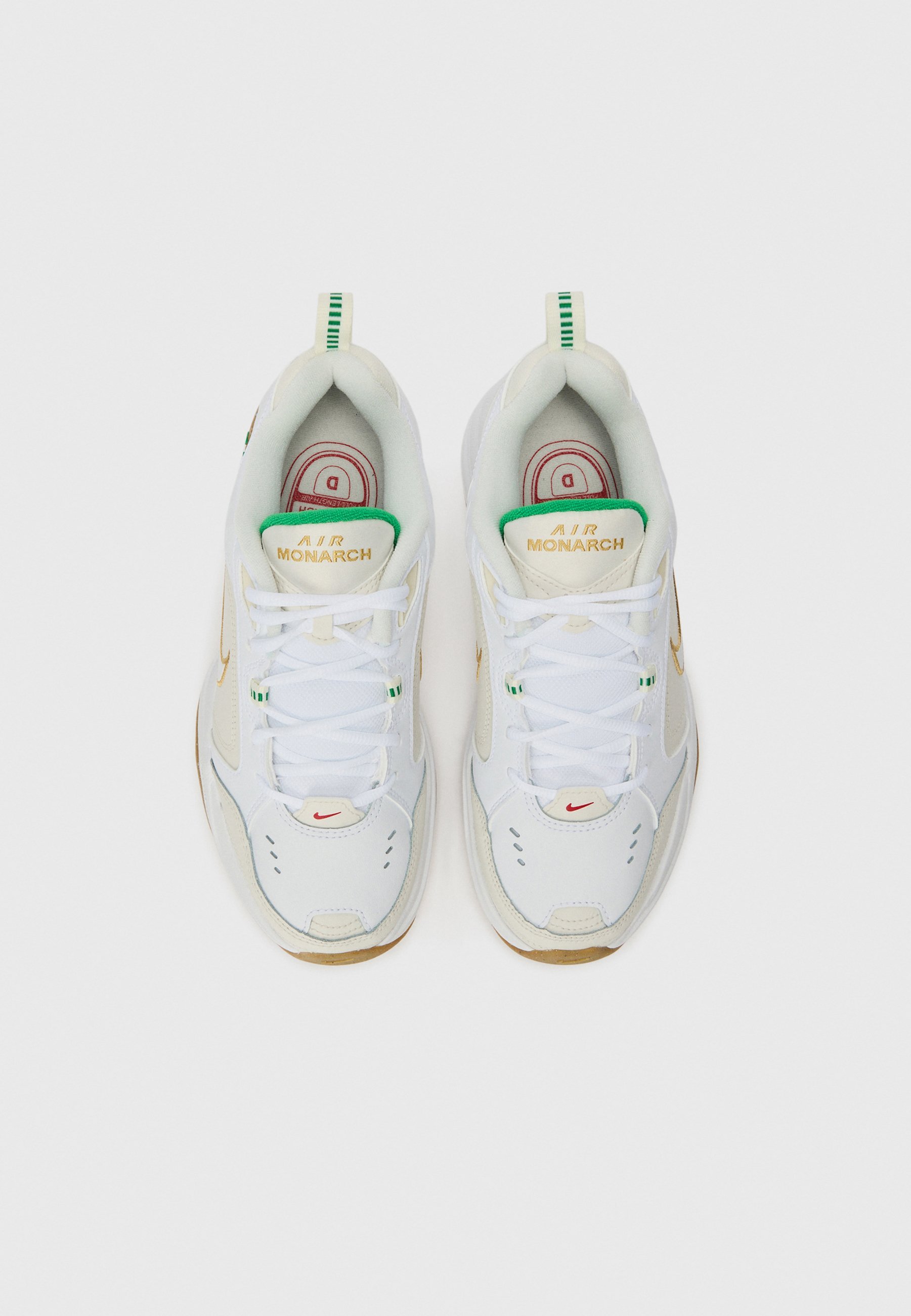 Nike Performance AIR MONARCH IV - Tréninková bota - white/metallic gold-coloured/phantom/lucky green/gum/brown