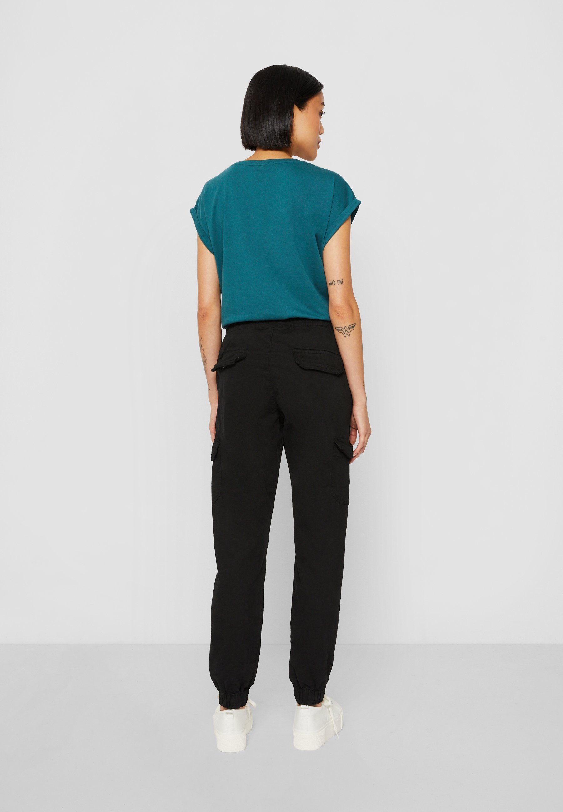 Urban Classics HIGH WAIST - Cargo-püksid - mustad