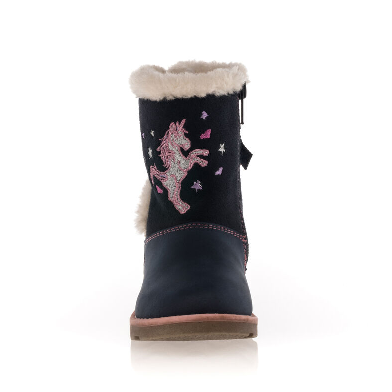 Botas azules de niña