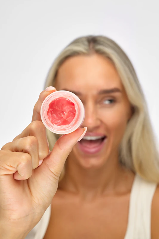 Máscara Labial Killer Lips Silk Kiss com aroma de morango - máscara labial hidratante