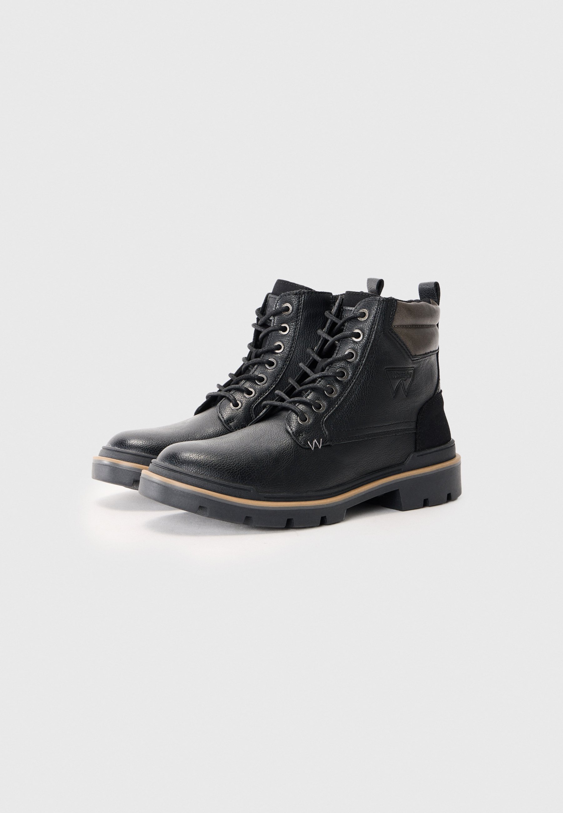 Wrangler NEVADA MEN HIGH - Enkellaarsjes met vetersluiting - zwart