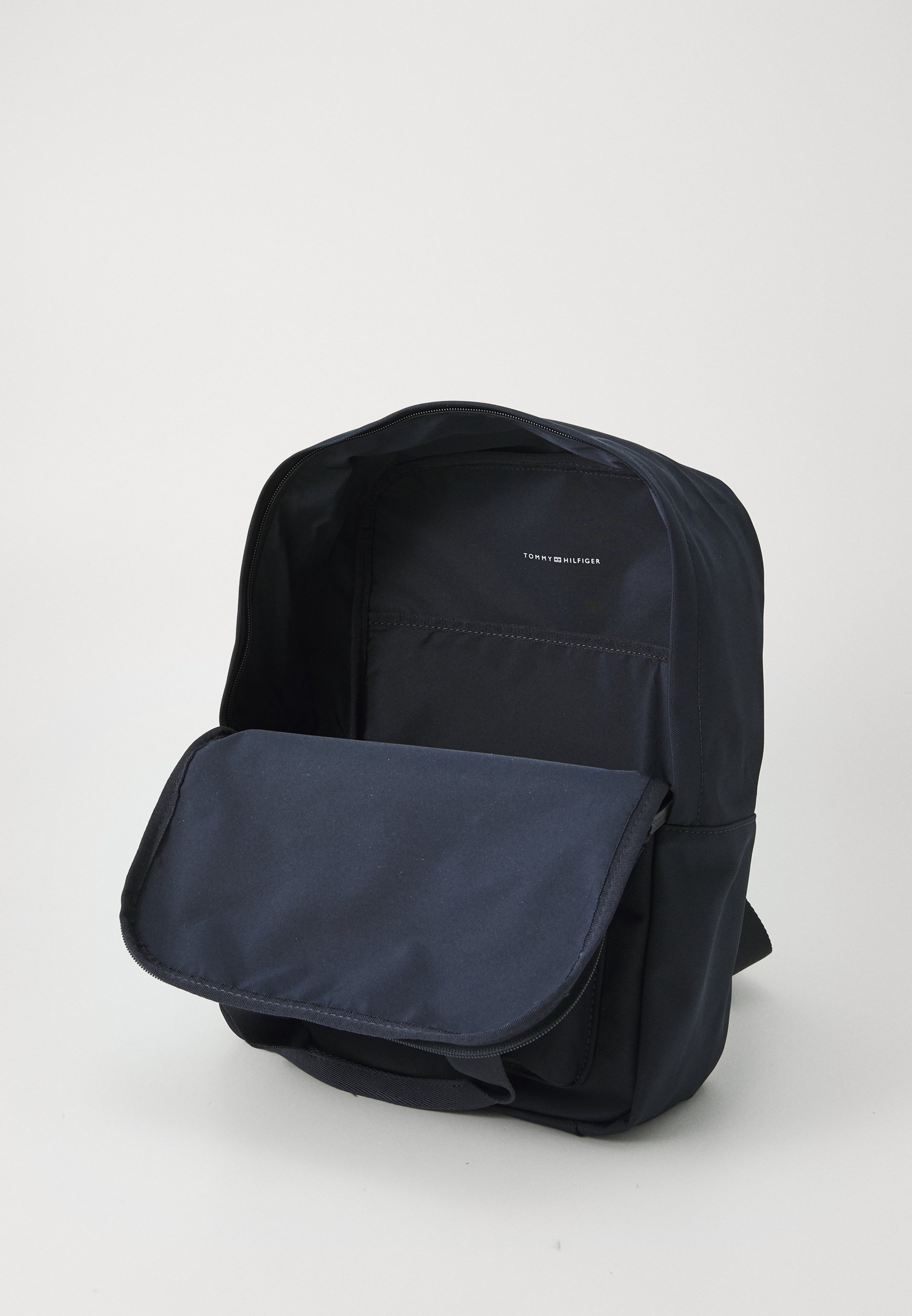 Mochila Tommy Hilfiger com estampa de bandeira - Unissex - Mochila escolar - Azul espacial