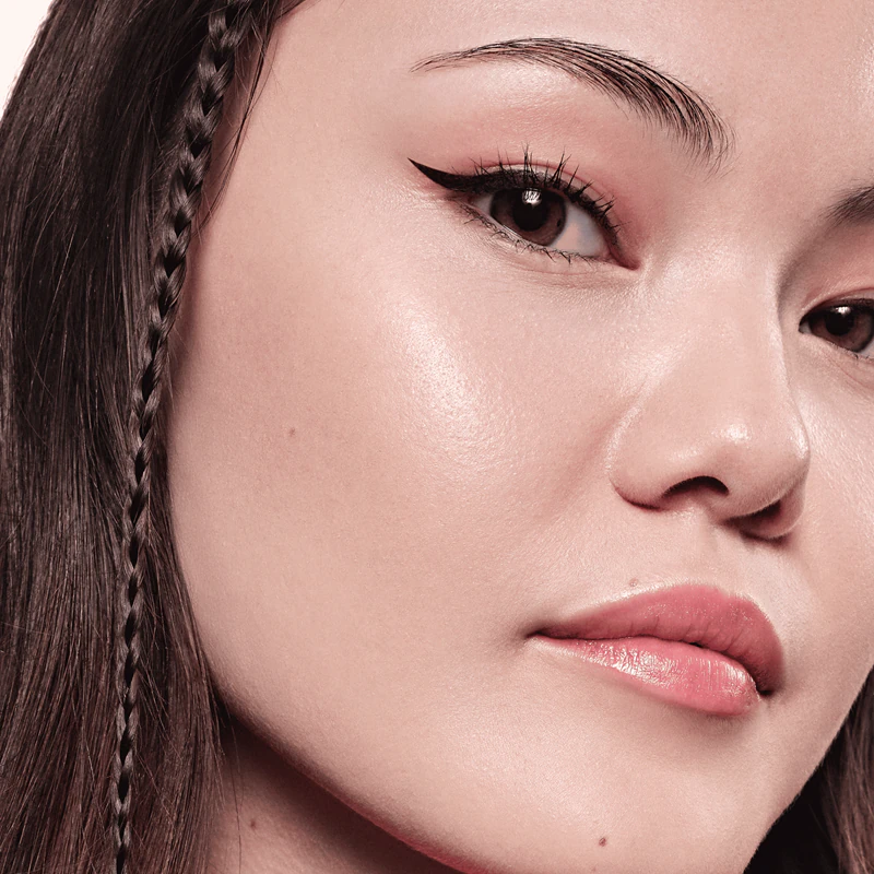 Essence Eyeliner Pen na oční linky s pery