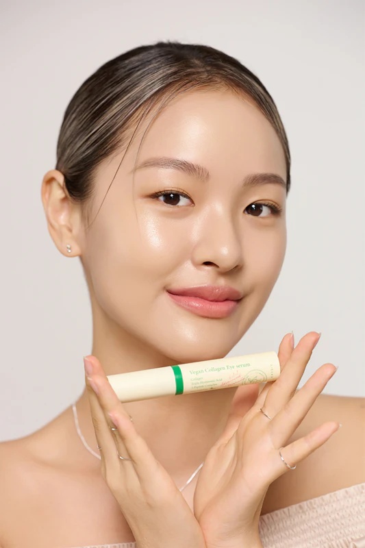 AXIS-Y 6+1+1 Advanced Formula Vegan Collagen akių serumas su kolagenu nuo patinimo ir raukšlių.
