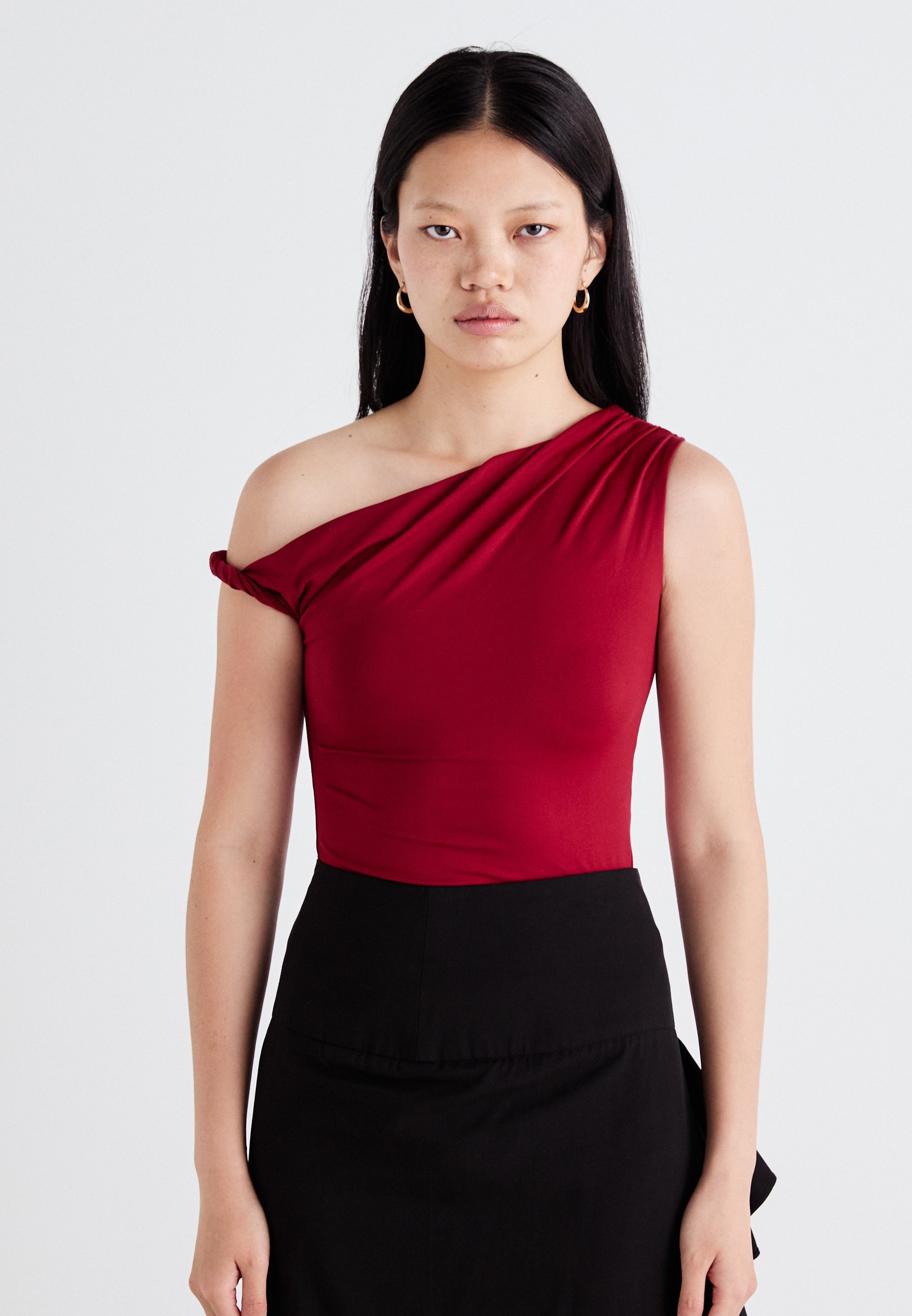 Gina Tricot ASYMMETRIC MICRO - T-shirt basic - rossa