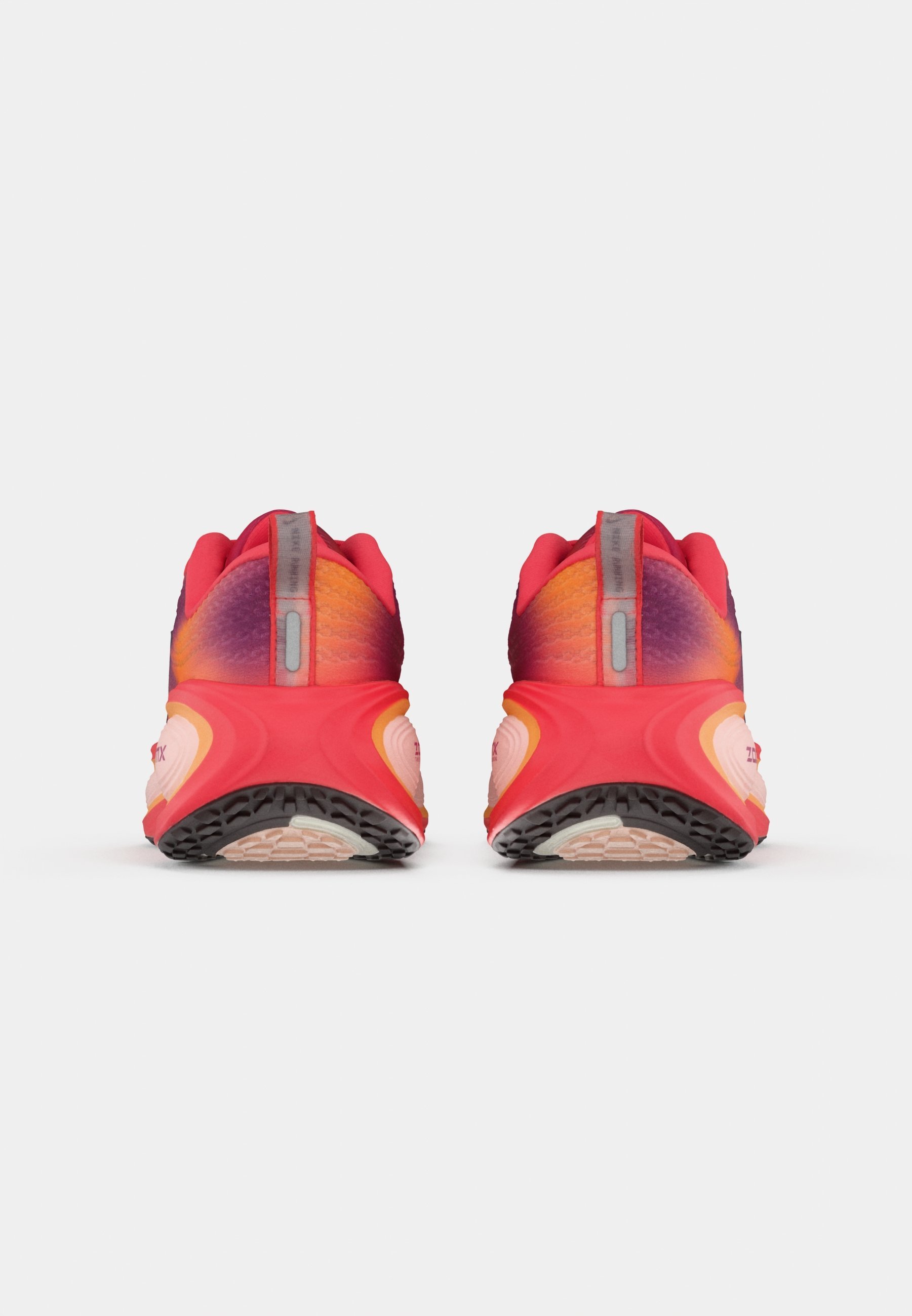 Nike Performance VOMERO PLUS SE - Chaussures de running sur route - corail délavé/bordeaux/brune/céramique brillante/Marakesh/cendre bordeaux