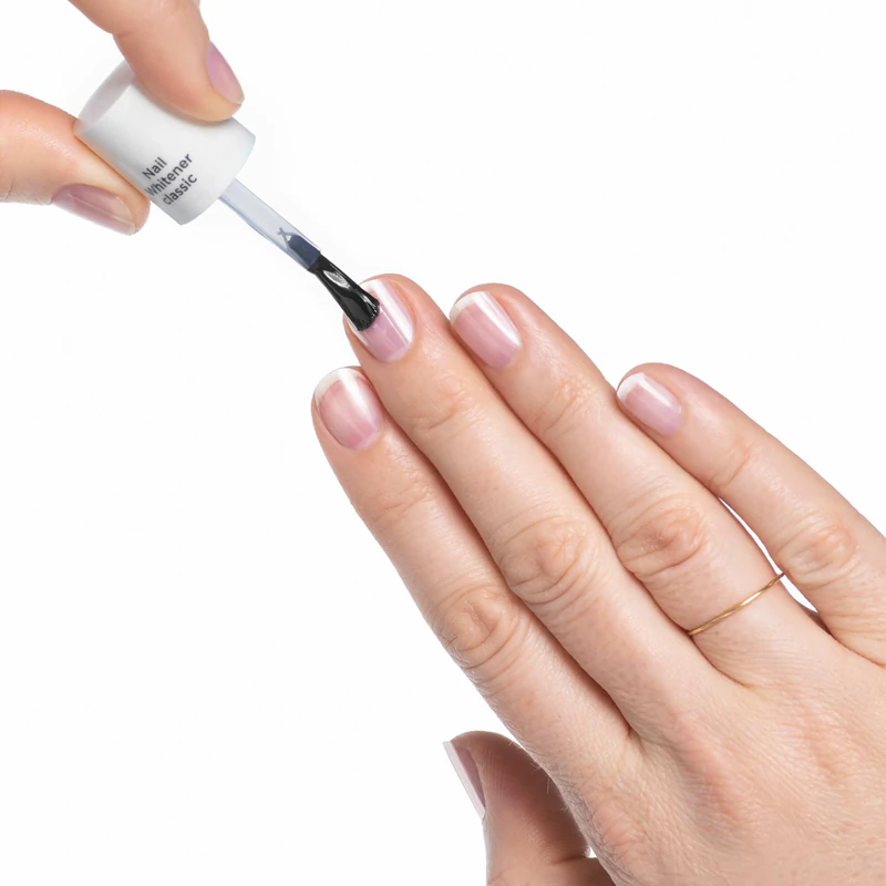 Esmalte ARTDECO Nail Whitener com efeito clareador.