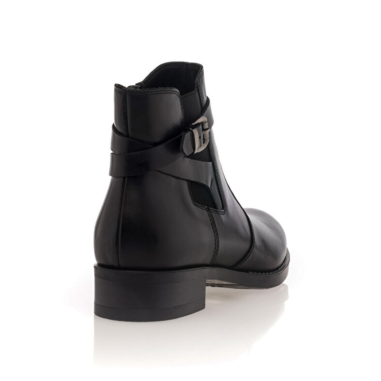 Schwarze Damenstiefel / Stiefeletten