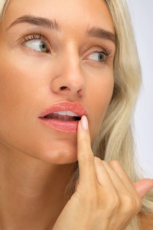 Esfoliante Labial Killer Lips Prep Talk com sabor de morango