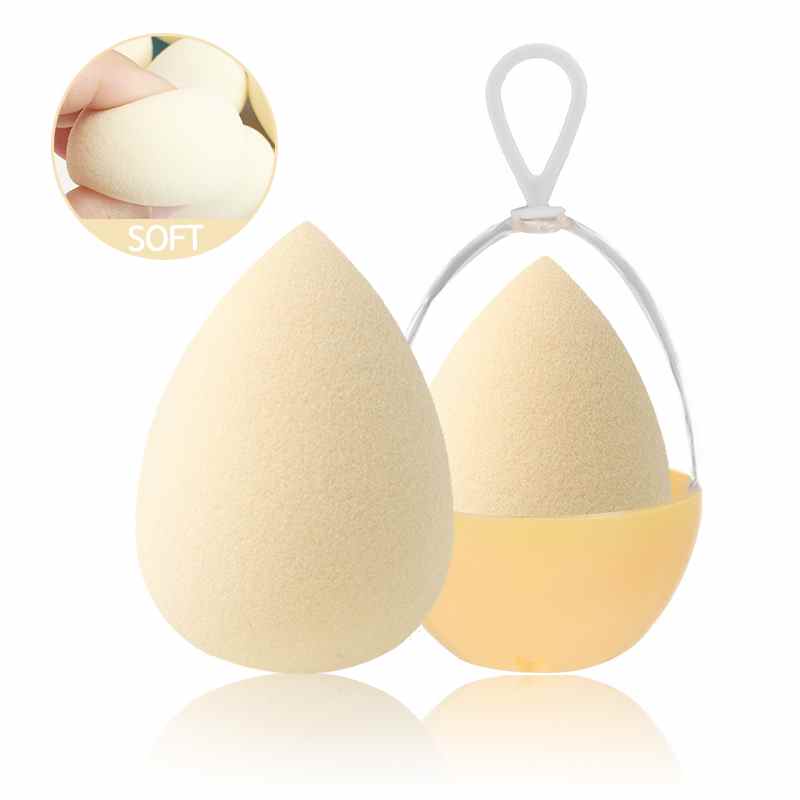 Éponge à maquillage beige neuve, très douce et sûre, idéale pour les fonds de teint liquides et crèmes.