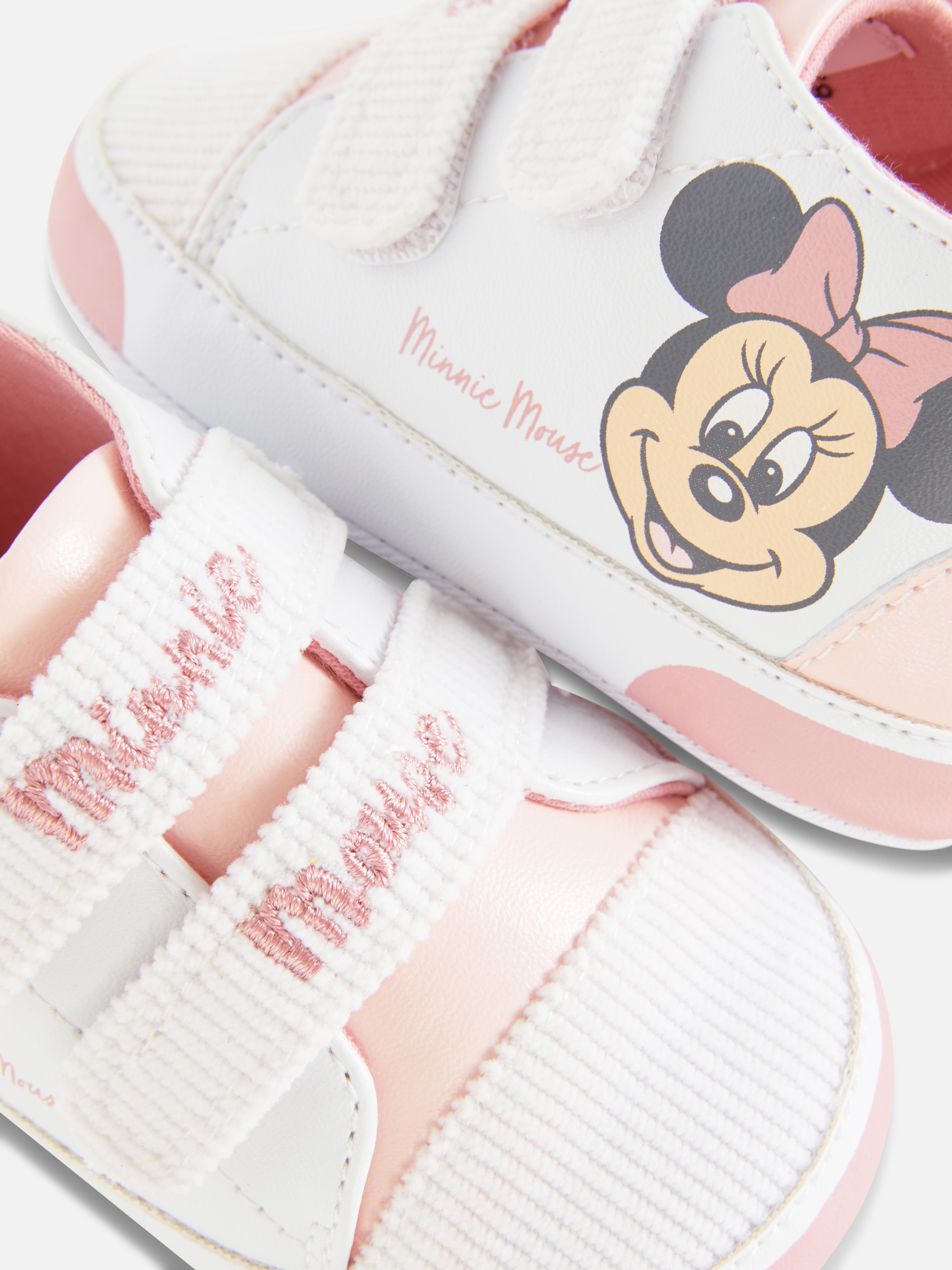Teniși înalți Disney Minnie Mouse Acești pantofi înalți sunt concepuți în stilul figurinei Minnie Mouse de la Disney.