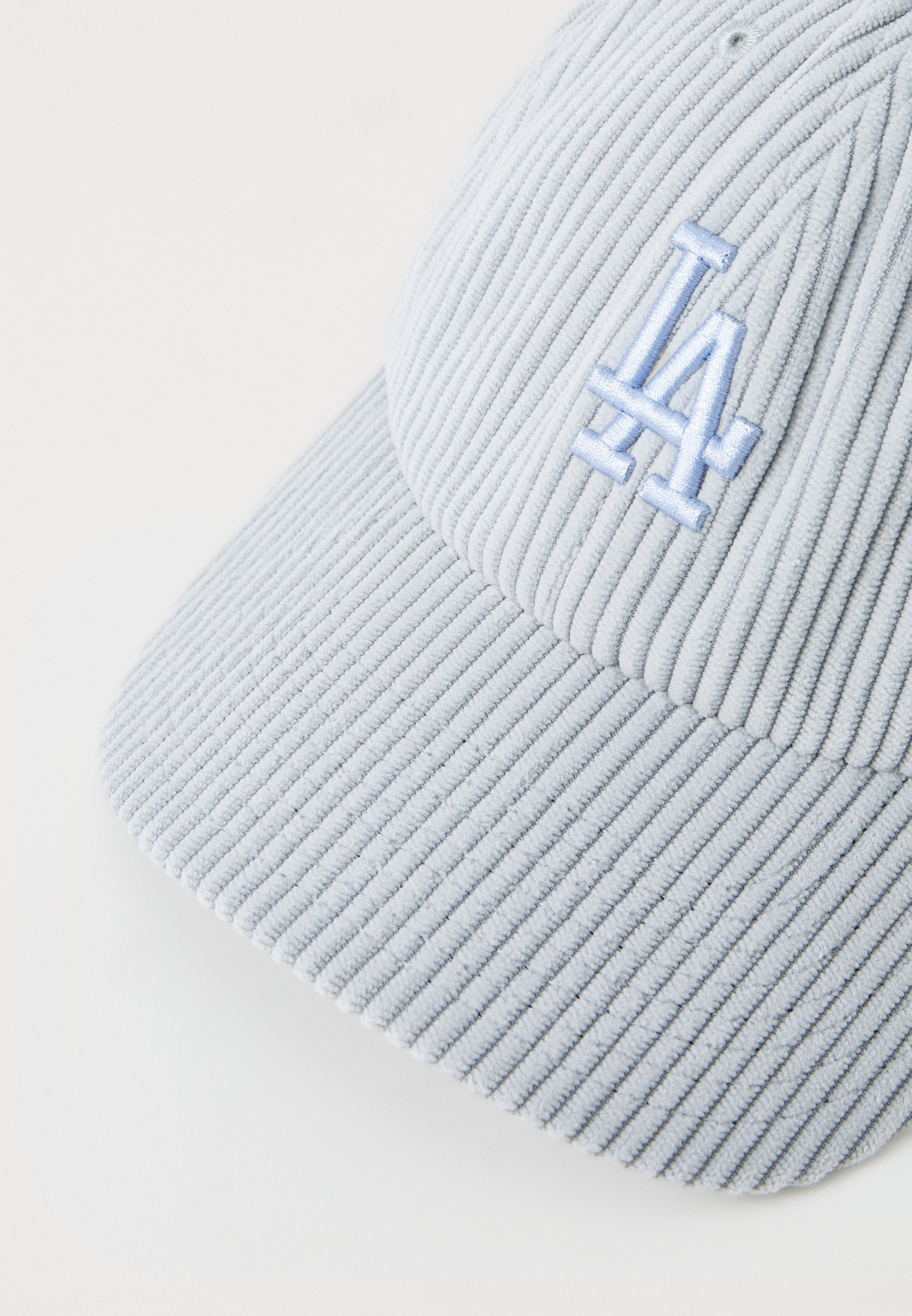 '47 Caps