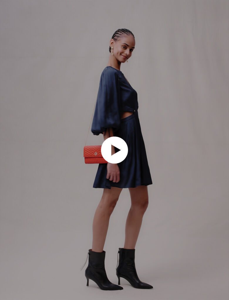 Rochie scurtă din satin - Bleumarin