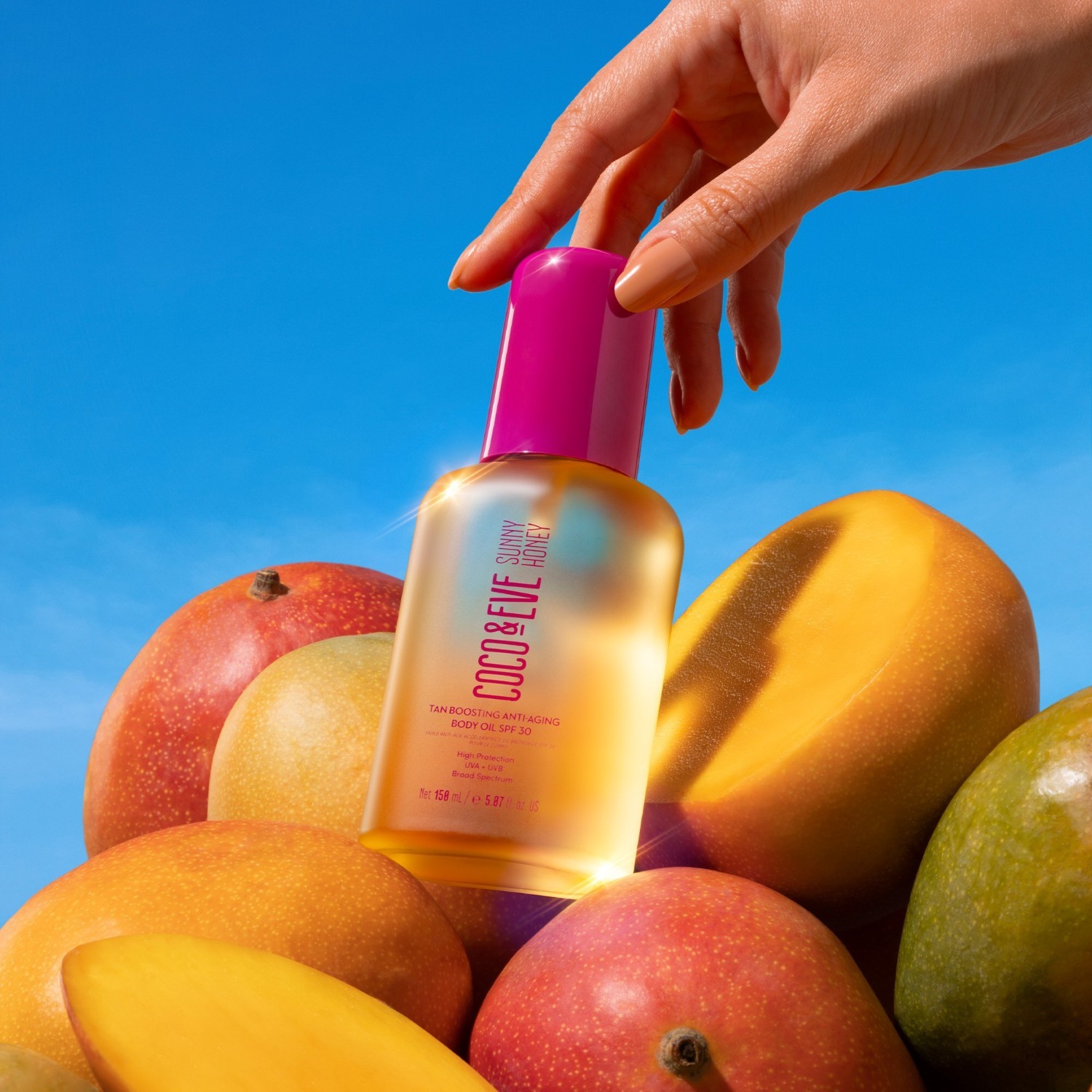 „Coco & Eve Sunny Honey“ purškiklis nuo saulės, įdegį stiprinantis, senėjimą stabdantis kūno aliejus SPF 30 – 150 ml